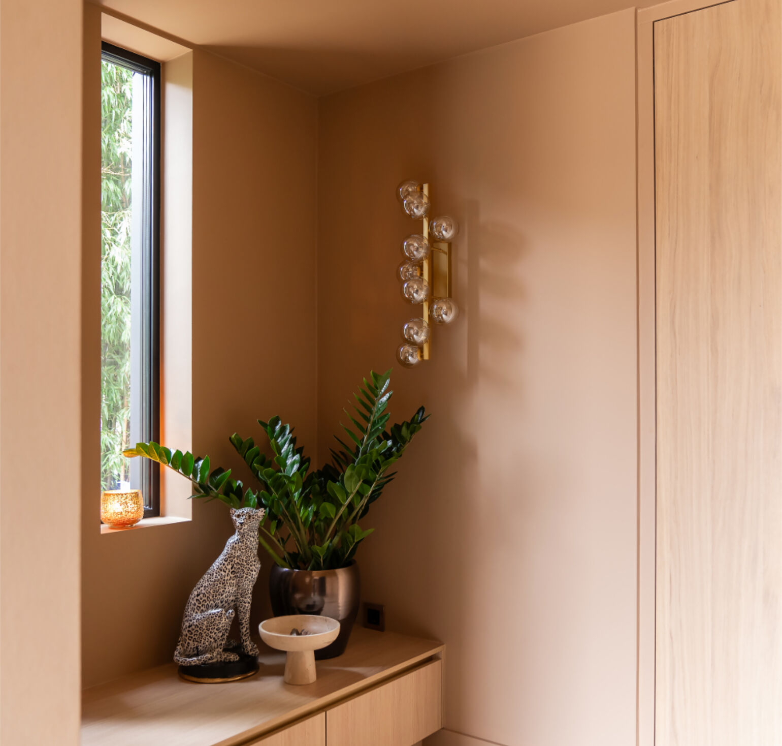 Lottevanuittert kimkotter LAB Wallpaint Velvet Fudge no 380 8