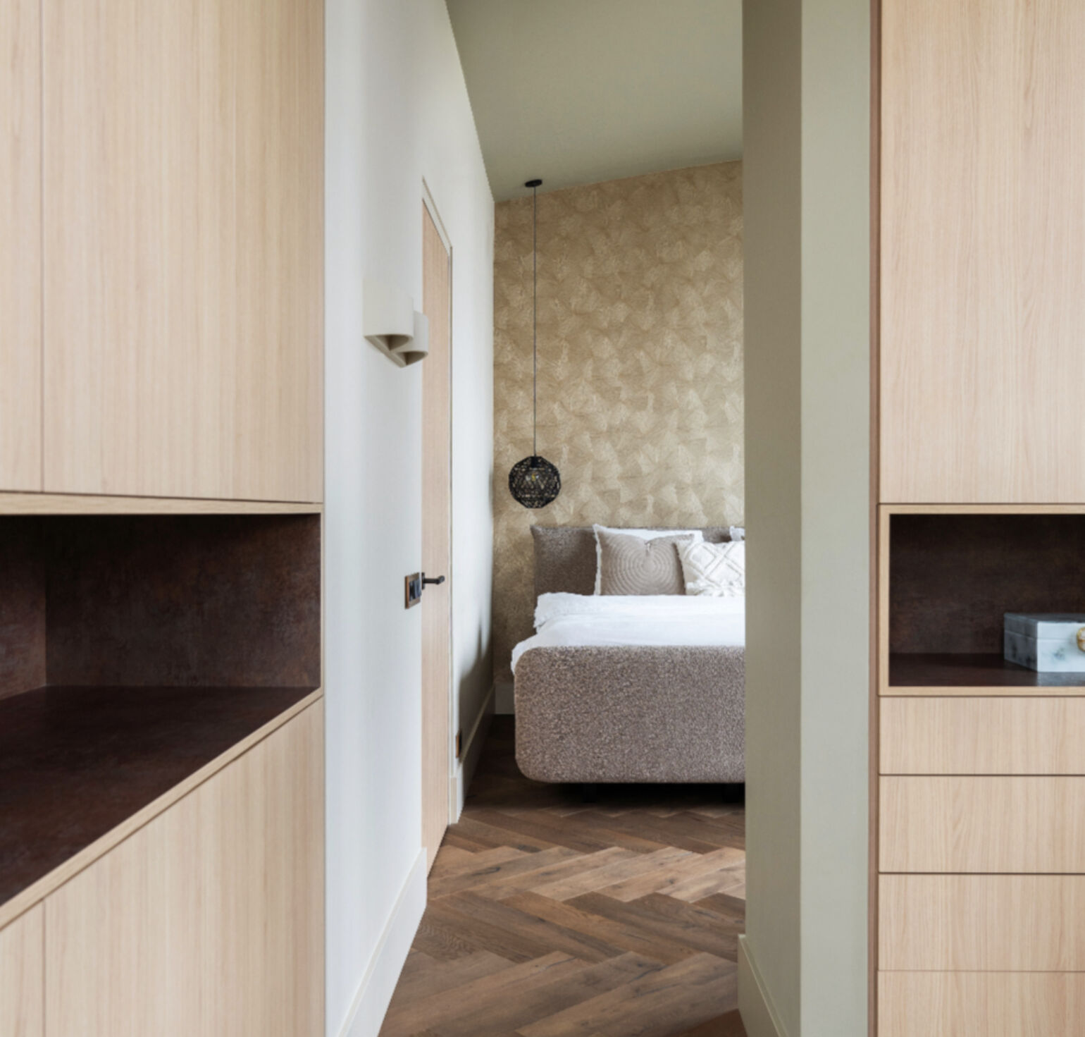Lottevanuittert kimkotter LAB Wallpaint Fluffy Cheetah no 255 wanden Limited Jade no 479 plafond